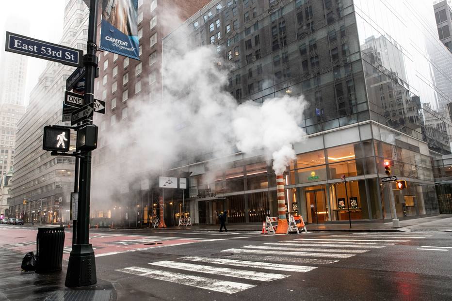 Rua de Nova York vazia por conta da pandemia de covid-19
