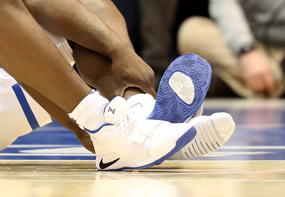 Lesão de jogador de basquete faz Nike perder R$ 4 bilhões em valor de  mercado - Basquete - Fera