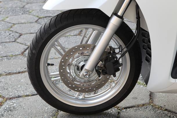 Honda SH300i desafia Dafra Citycom