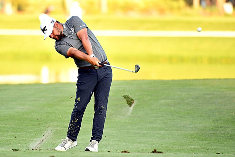 tenis para jogar golfe