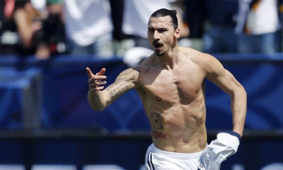 Ibrahimovic é oferecido ao Boca Juniors, afirma jornal espanhol