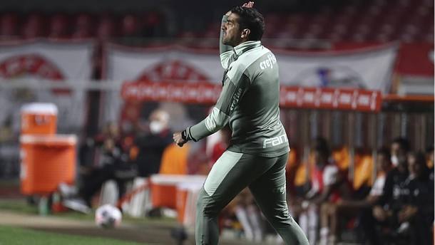 Abel Ferreira aprovou o desempenho do Palmeiras contra o São Paulo