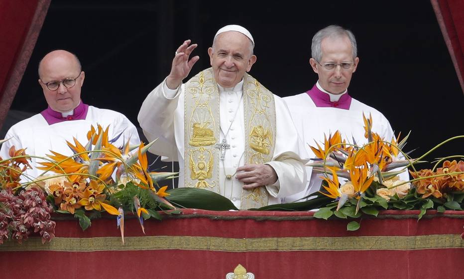 Durante as celebraÃ§Ãµes de PÃ¡scoa, no Vaticano, o Papa Francisco afirmou que os atentados trouxeram "pesar e sofrimento a vÃ¡rias igrejas e outros lugares de reuniÃ£o em Sri Lanka"