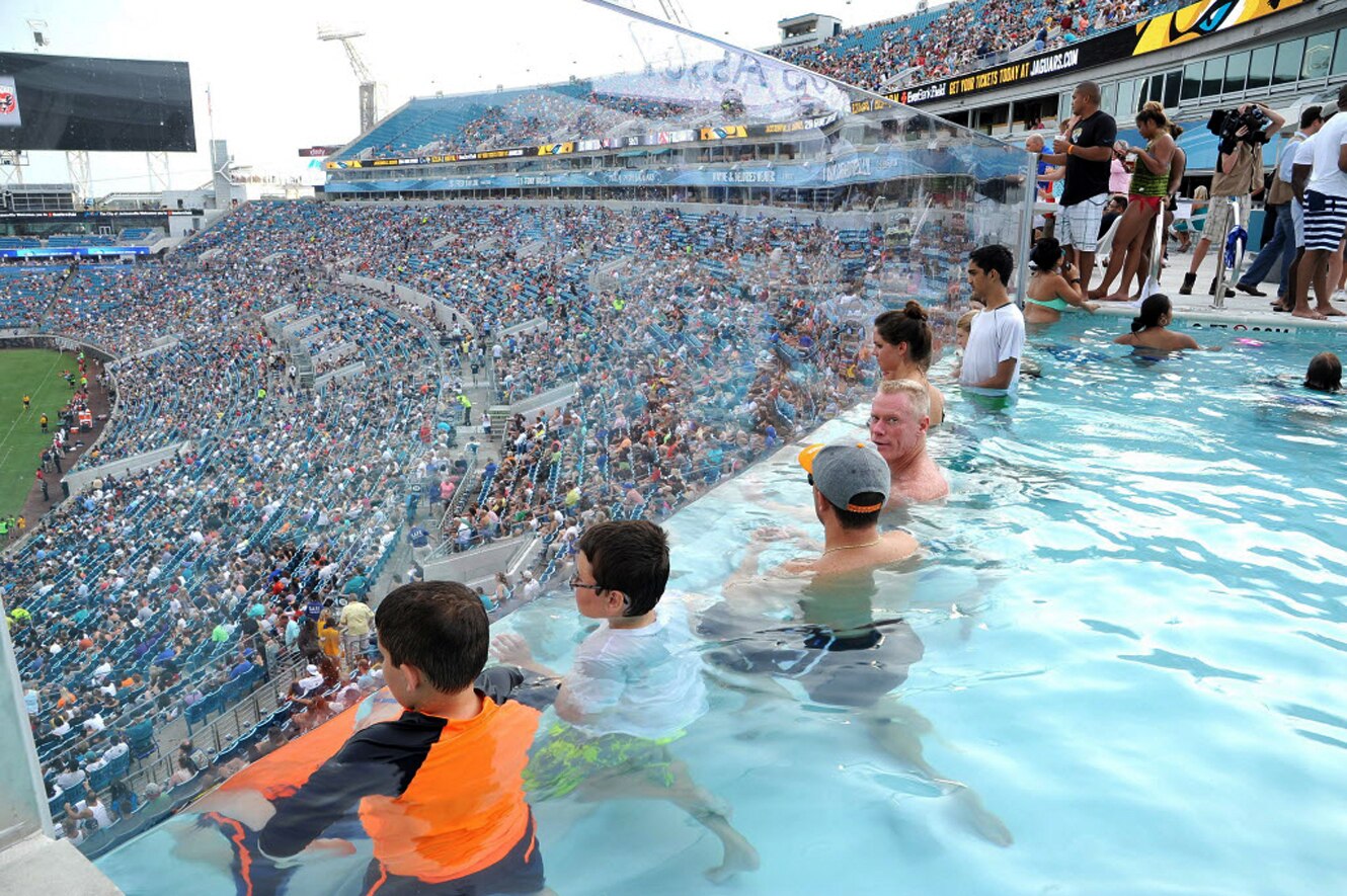 Estadio Everbank Field Conta Com Piscina Particular No Camarote