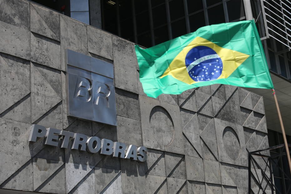 Ibovespa sobe mais de 1%, conduzido por alta da Petrobrás ...