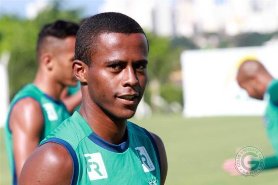 São Paulo volta a sondar jovem destaque do Goiás