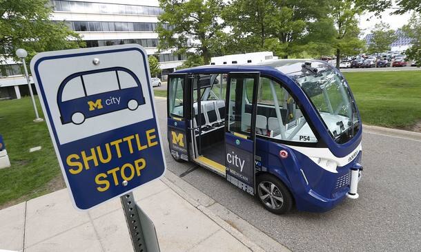 Transporte autônomo da Universidade de Michigan em Ann Arbor, onde dois desses veículos já estão em funcionamento.