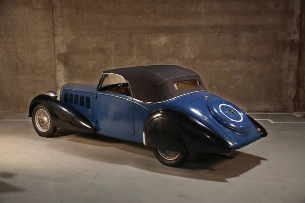 Três Bugatti escondidos em galpão vão a leilão na França