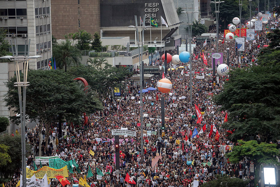Oposi&ccedil;&atilde;o a Bolsonaro estima ades&atilde;o menor a novos protestos
