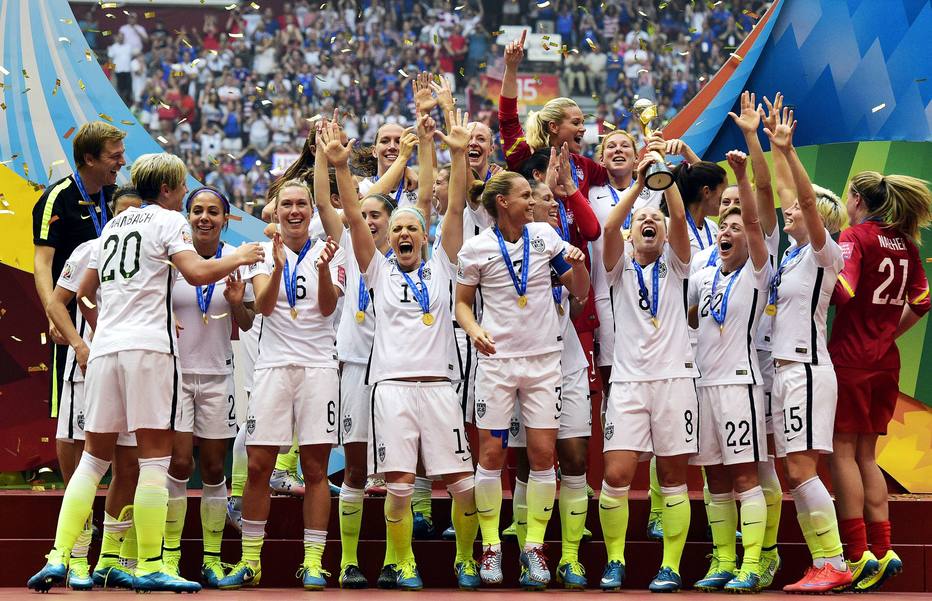 Dirigentes da Fifa são vaiados na final da Copa do Mundo feminina