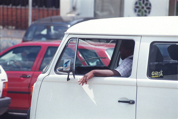 Como dirigir seu próprio carro no exterior - Jornal do Carro - Estadão