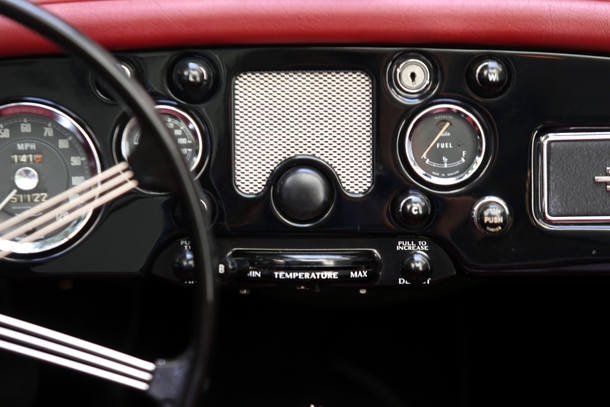 Carro do leitor - MG Model A 1958