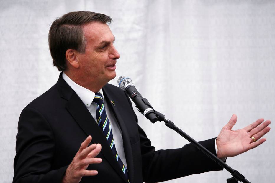 'Eu quero que você me ache um brasileiro que confie no sistema eleitoral', diz Bolsonaro