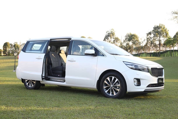 Novos Kia Sorento e Carnival