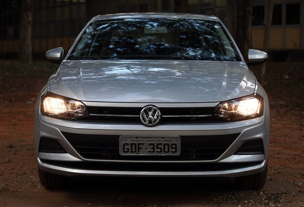 Fiat Cronos 1.3 Drive x Volkswagen Virtus 1.6 MSI