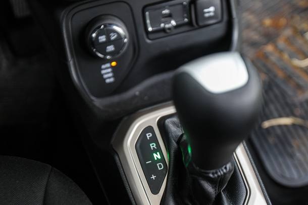 Jeep Renegade X Troller T4