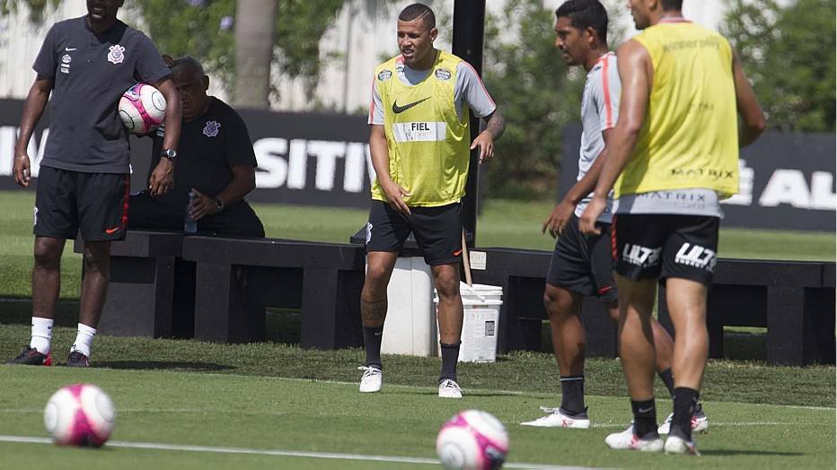 Sidcley, o 'SidBale' do Corinthians, se apresenta e deve estrear na quarta-feira