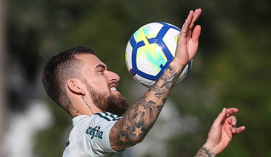Lucas Lima perde espaço no Palmeiras e vê sonho de Copa ficar distante