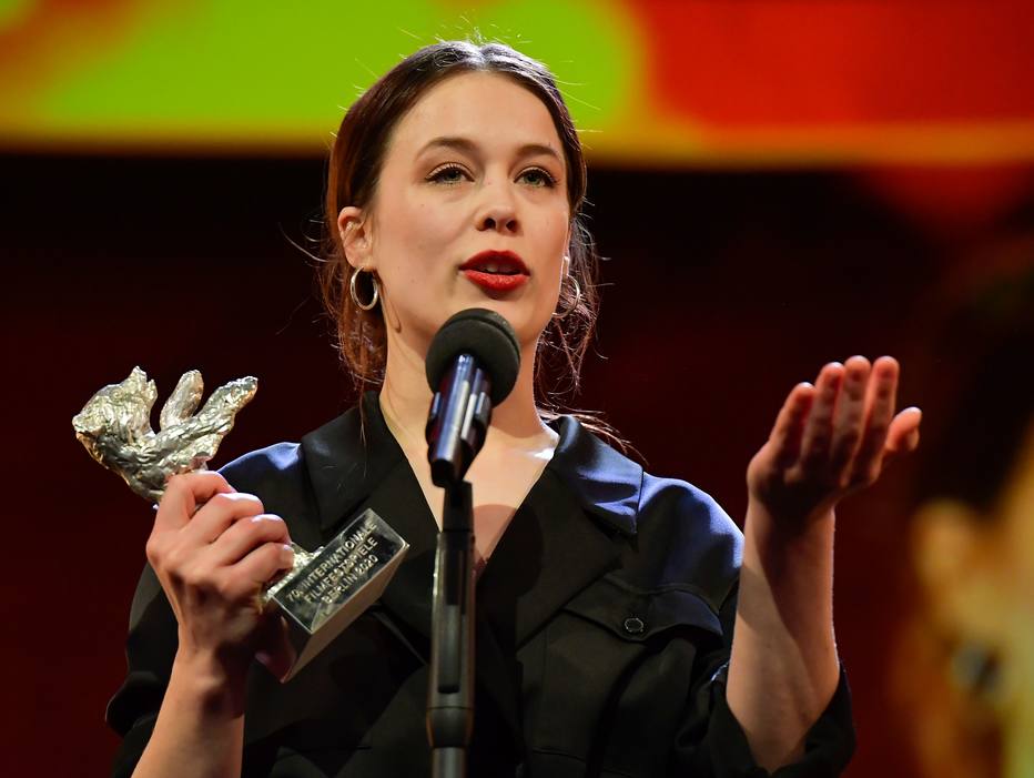 Berlinale: Paula Beer ganhou o Urso de Prata de melhor atriz 