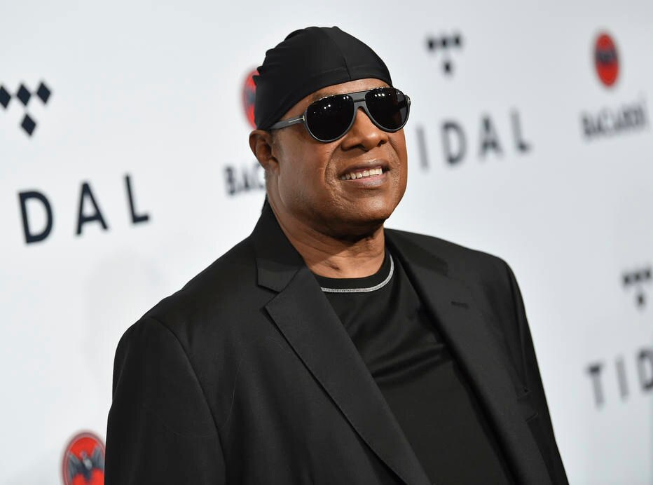 Após 15 anos, Stevie Wonder lança duas músicas inéditas; ouça