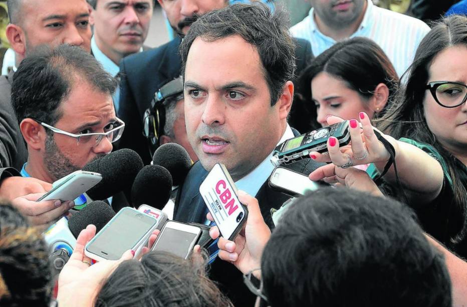 PAULO UCHôA | PAGOS