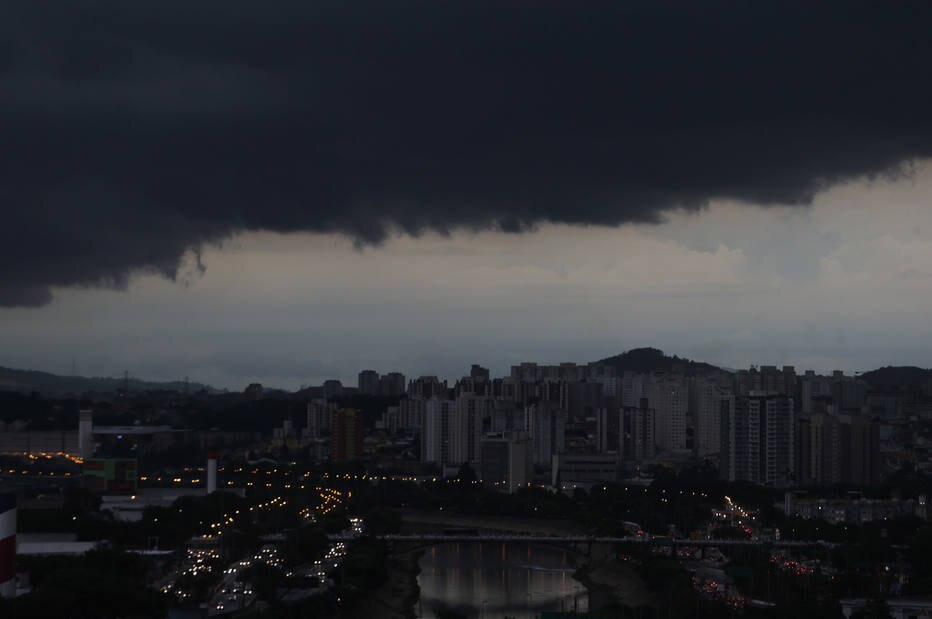 Chuva contínua deixa São Paulo em atenção para alagamentos