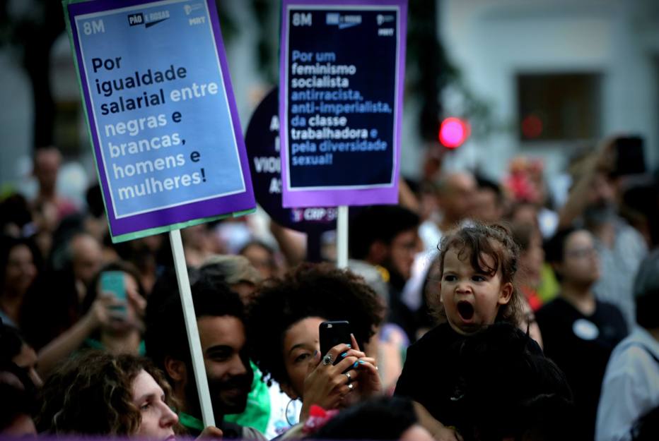Mulheres protestam na Avenida Paulista