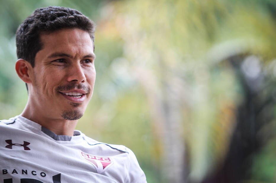 Hernanes exalta torcida do São Paulo e promete 'menos sofrimento' em 2018