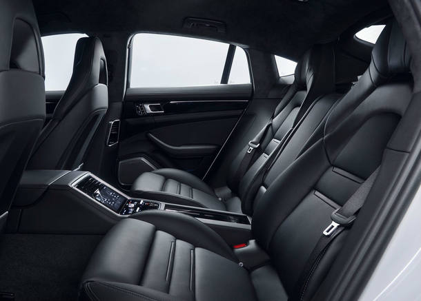 Porsche Panamera 4 E-Hybrid