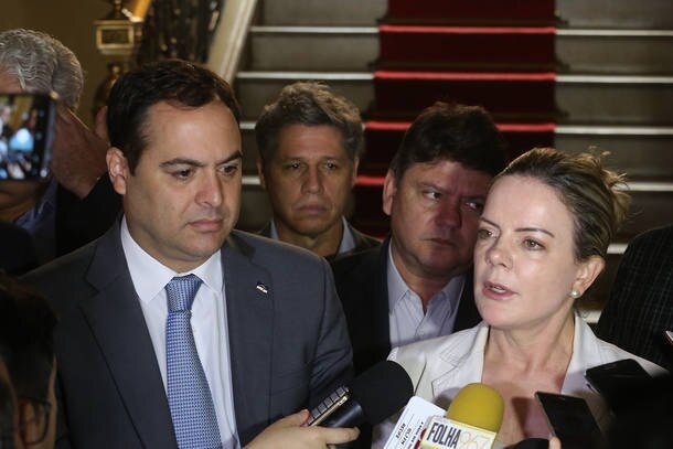 ctv-mnf-governador-paulo-camara-recebe-a-senadora-gleisi-hoffmann11