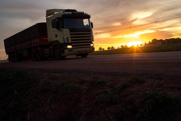 Sob pressão de produtores rurais, governo vai mudar tabela de fretes