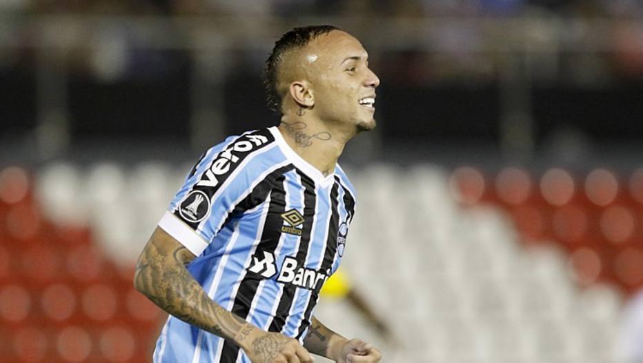Everton faz alerta para Grêmio vencer o Brasileirão: 'Não tropeçar em ...