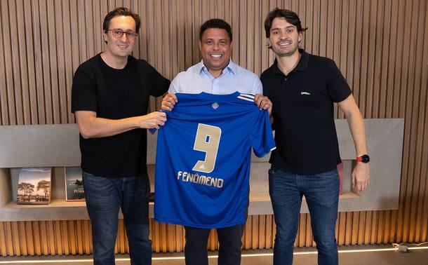 Cruzeiro virou SAF e vendeu 90%  de suas ações ao ex-jogador e empresário Ronaldo. Aquisição representa novo marco no futebol brasileiro