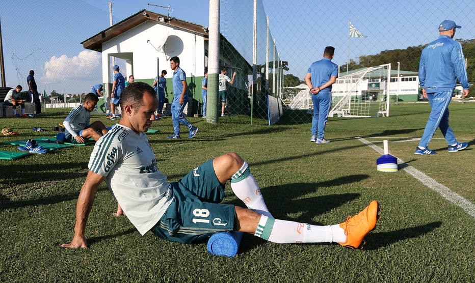 Guerra treina e pode ser a novidade do Palmeiras contra o Atlético-PR