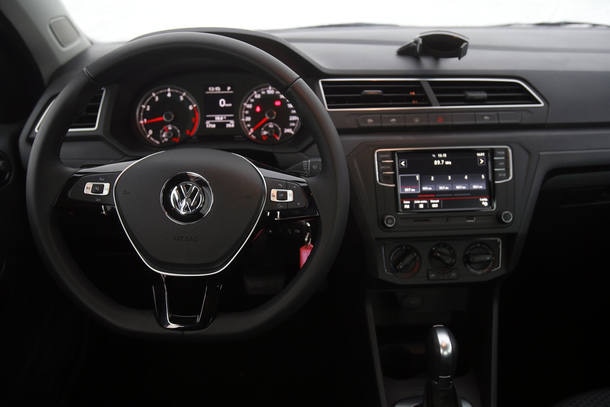 Comparativo: VW Voyage AT x Toyota Etios X AT