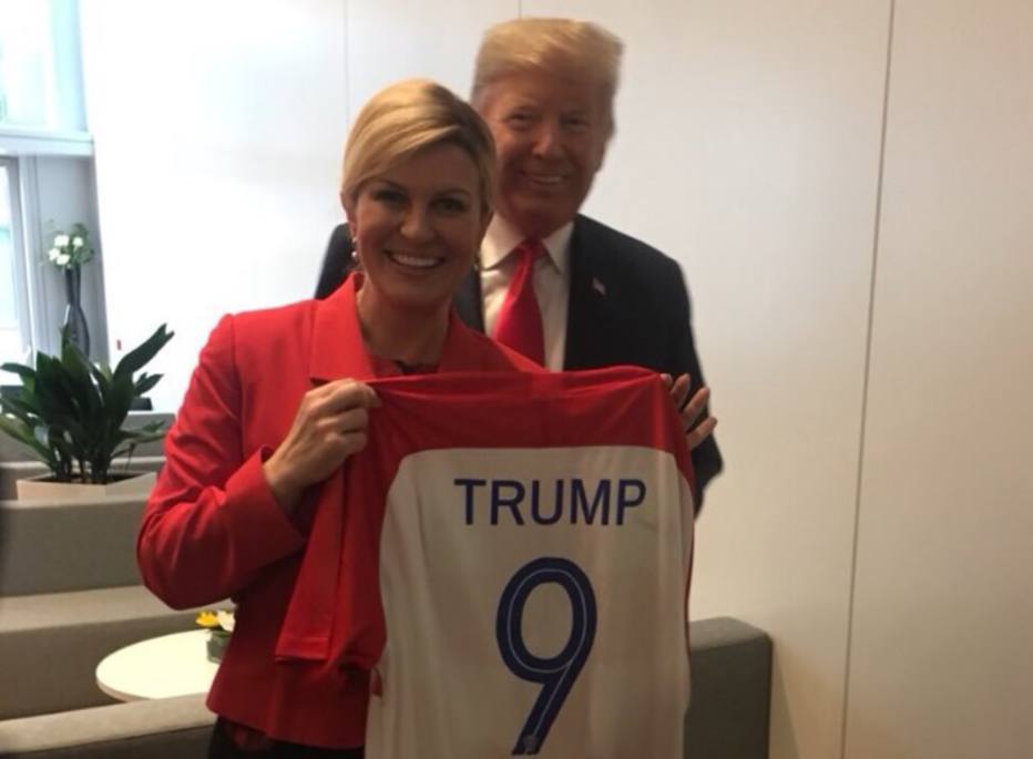 Presidente da Croácia dá camisa da seleção para Trump e Theresa May - Esportes - Estadão