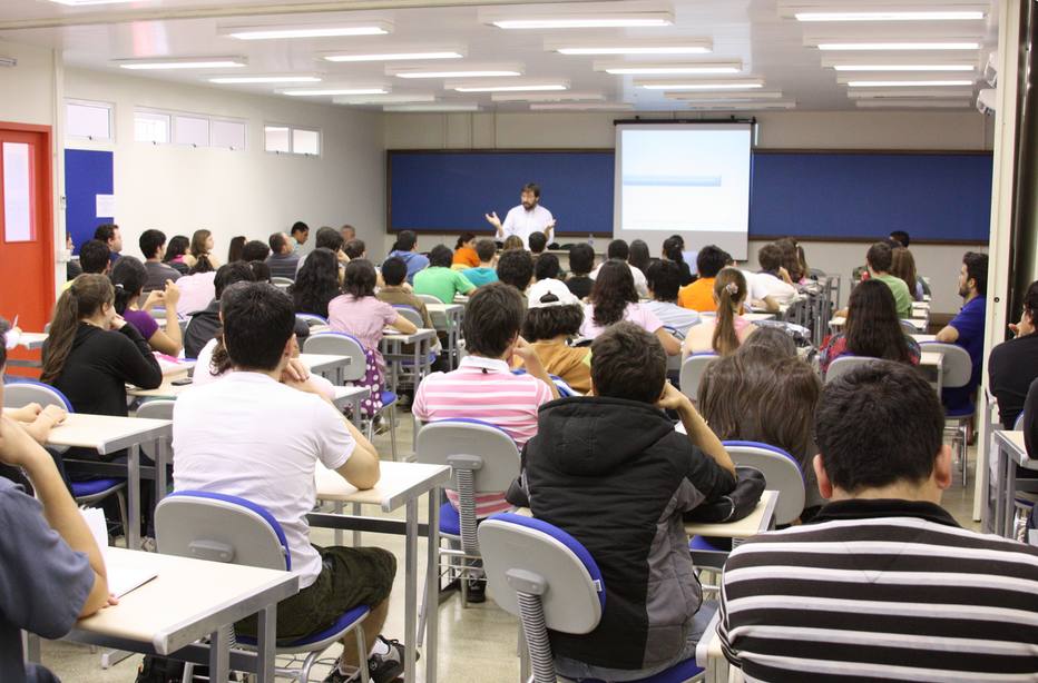 Ministério da Educação suspende vestibular de 68 cursos no Brasil