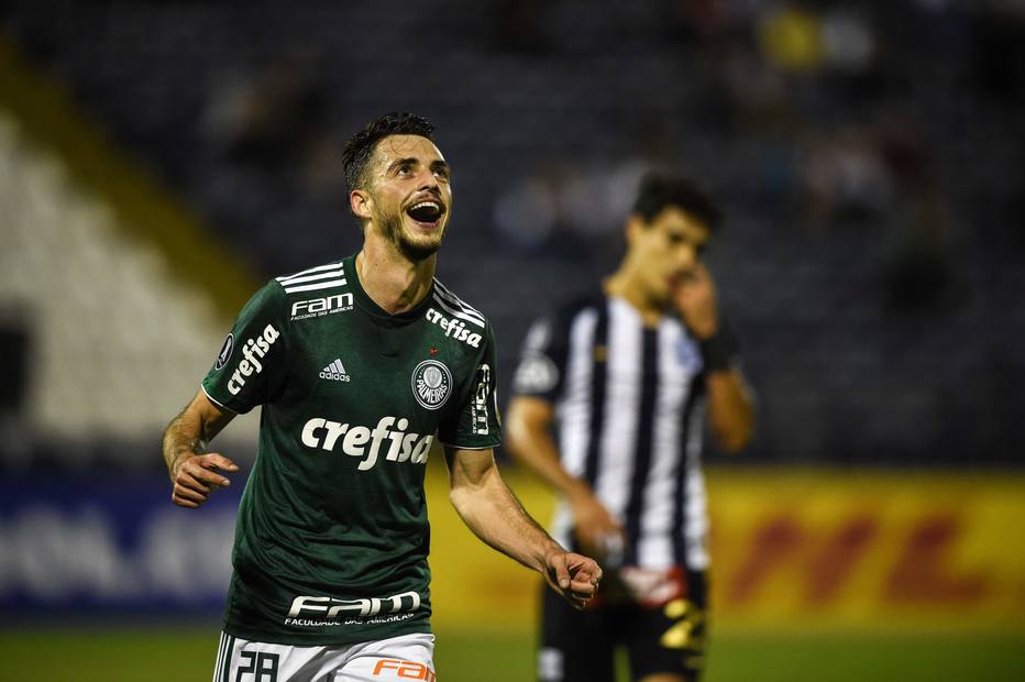Crescimento de Hyoran e Moisés aumenta pressão sobre Lucas Lima