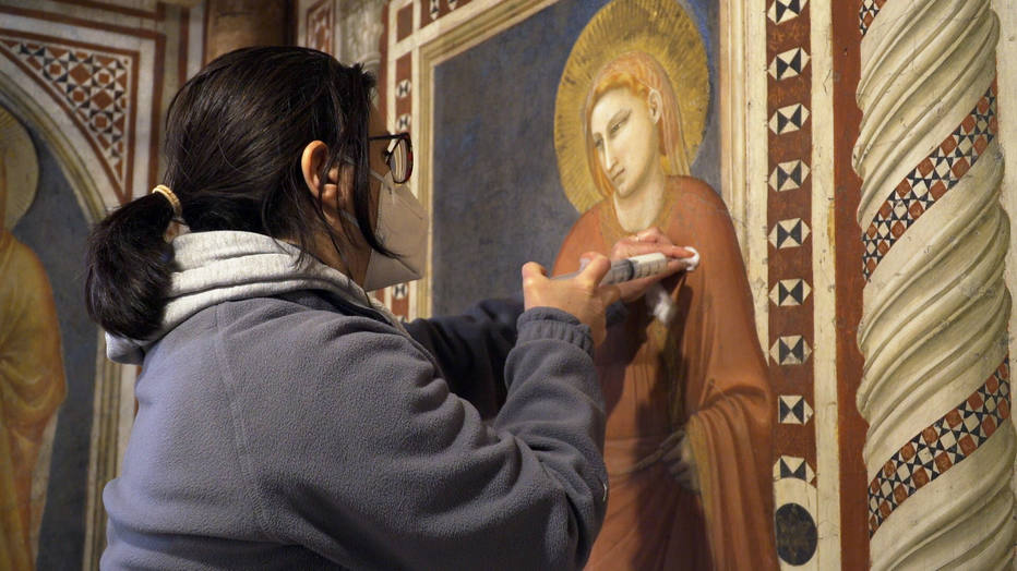 Restauradores salvam afrescos de Giotto em Capela da Madalena de Assis