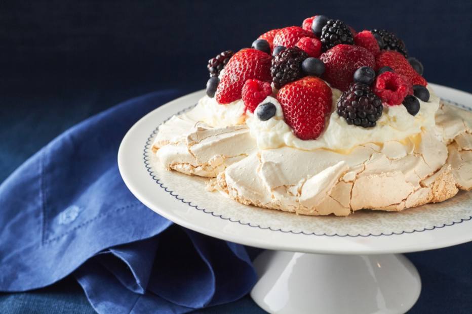 Pavlova De Frutas Vermelhas - Paladar - Estadão