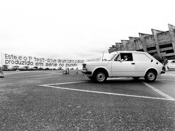 Fiat 147 a etanol - 40 anos do carro a etanol