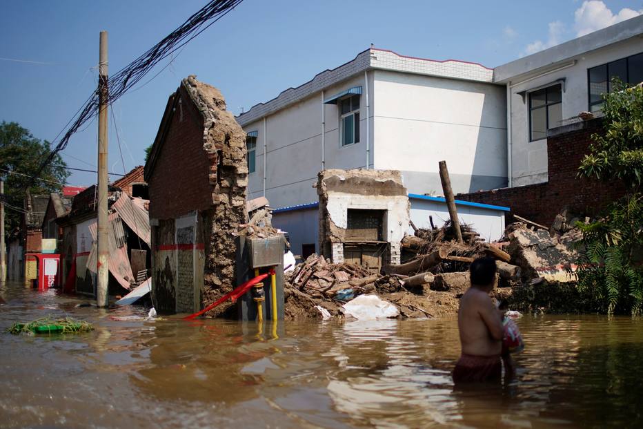 Inundações Na China Deixam Ao Menos 58 Mortos Homem é Resgatado Após 3 Dias Em Garagem Alagada 