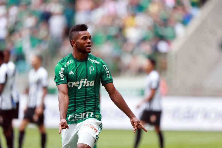 Borja marcou o segundo do Palmeiras no clássico.