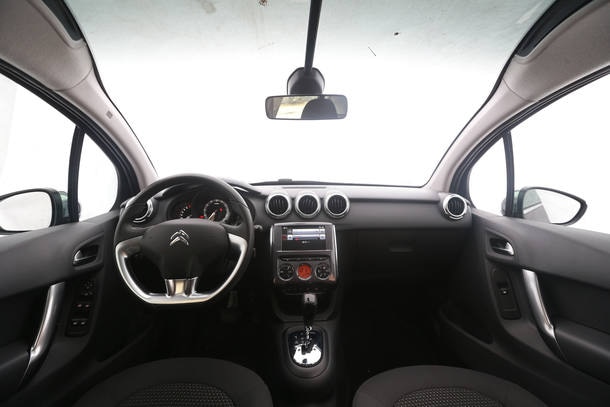 Comparativo: Citroën C3, Ford Fiesta e Peugeot 208