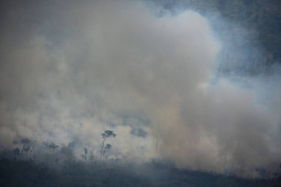 Incêndio na Amazônia em área perto de Porto Velho