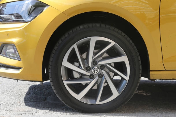 Comparativo: Fiat Argo Precision 1.8 X VW Polo Highline TSI