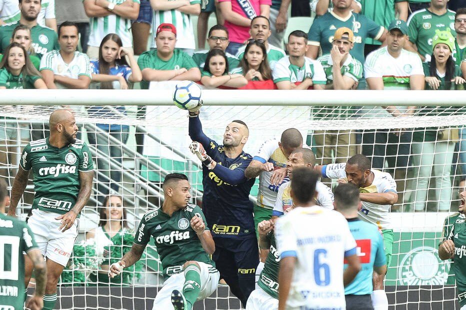 Fim da 'hierarquia' de goleiros faz Prass perder espaço no Palmeiras