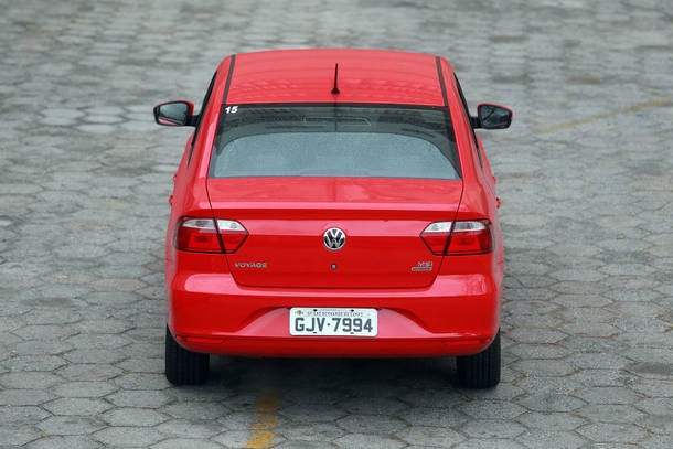 Comparativo: VW Voyage AT x Toyota Etios X AT