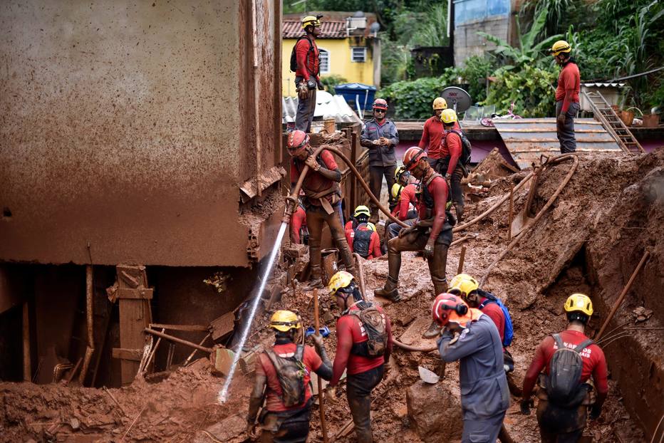 Resgate em Belo Horizonte após deslizamentos