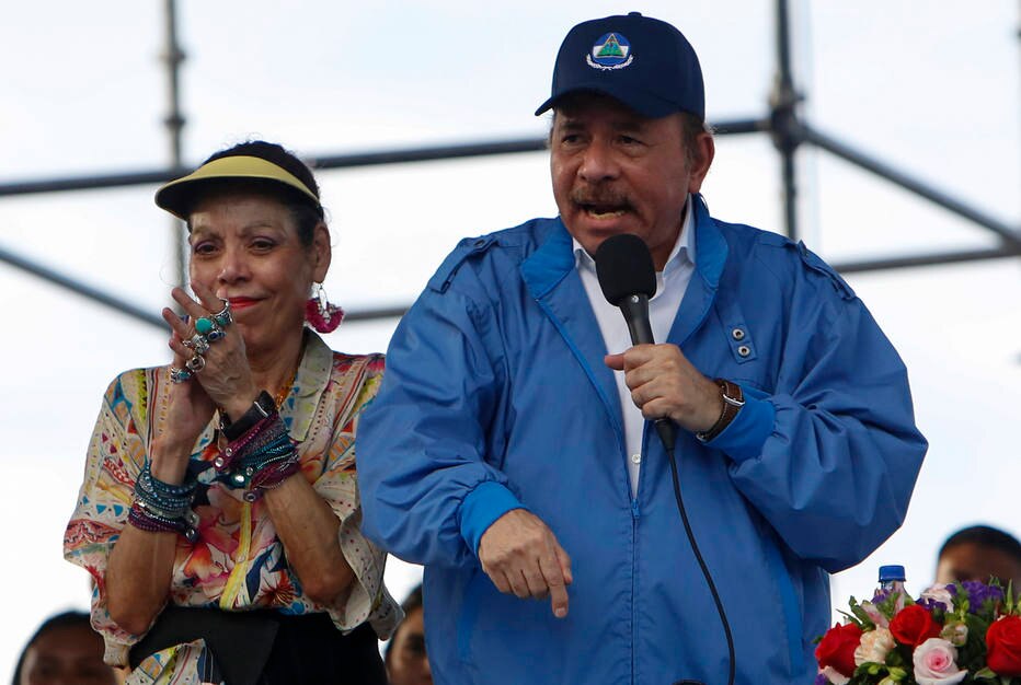 Daniel Ortega e a mulher, Rosario Murillo, participam de ato com apoiadores; governo expulsou missão da ONU após relatório sobre abusos